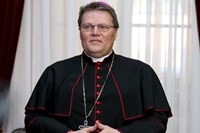 Čestitka đakovačko-osječkih nad/biskupa novoimenovanom Varaždinskom biskupu Boži Radošu